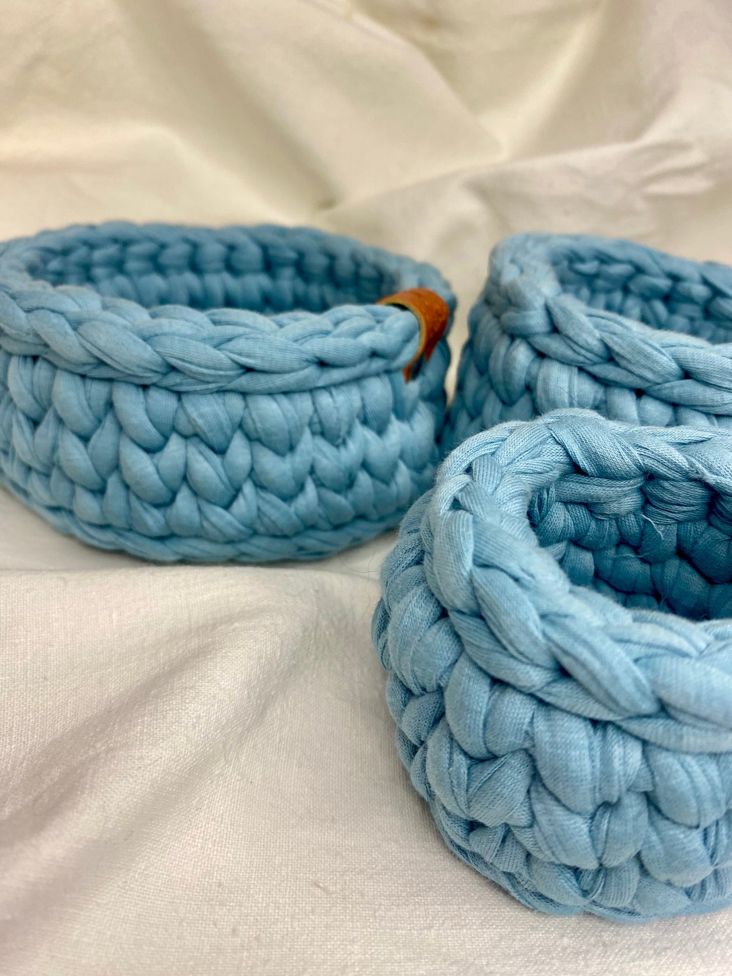 Komplet kvačkanih košaric