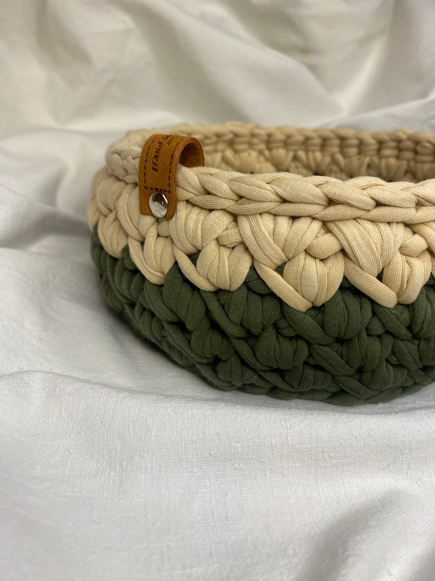 Kvačkana košarica maxi z lesenim dnom