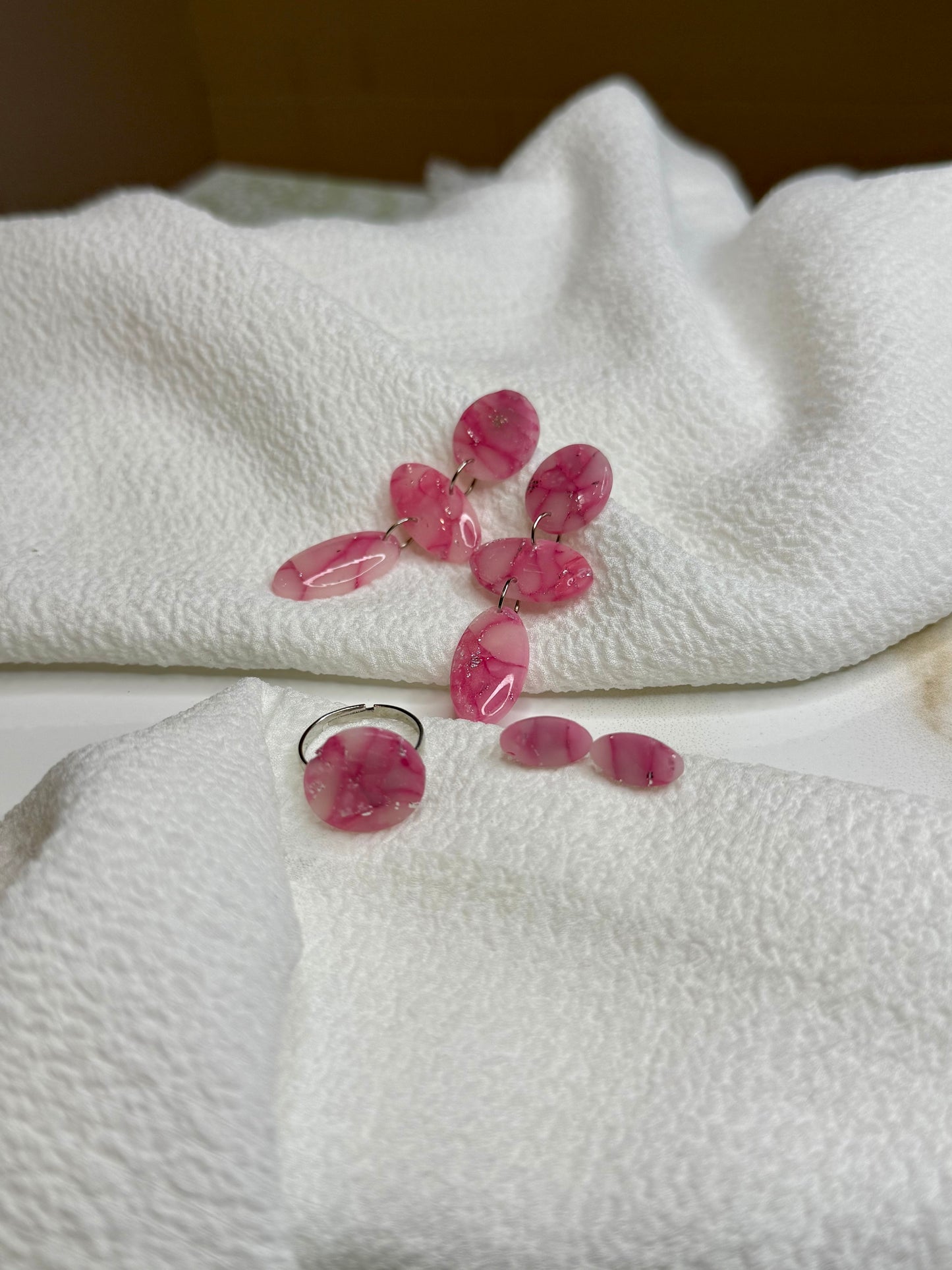 Komplet uhani in prstan