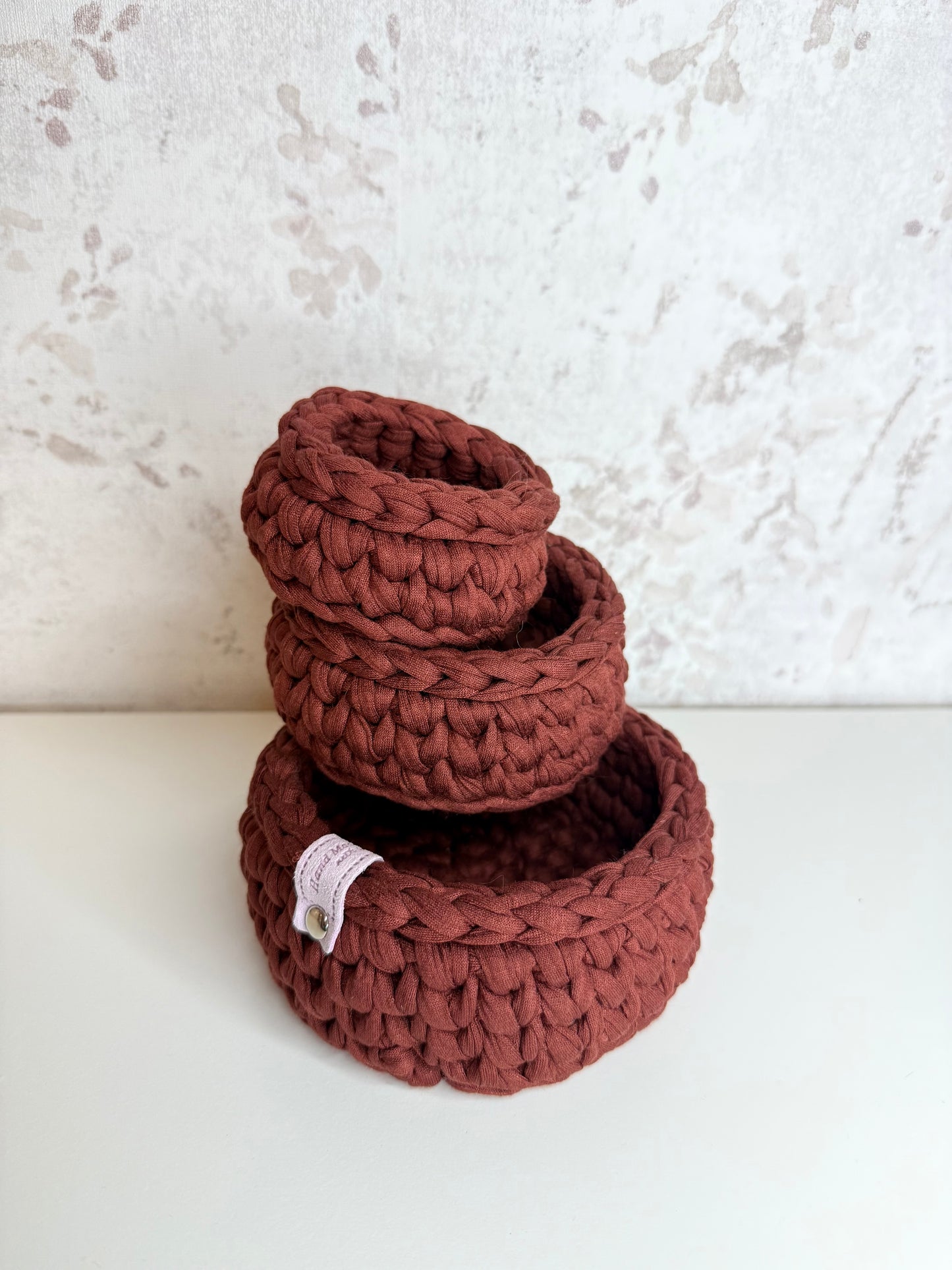 Komplet kvačkanih košaric